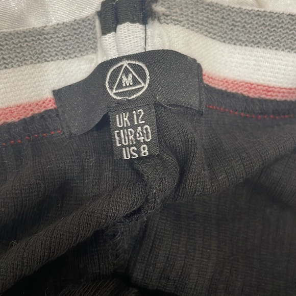 Missguided Bra and Pant Set - Picture 5 of 9